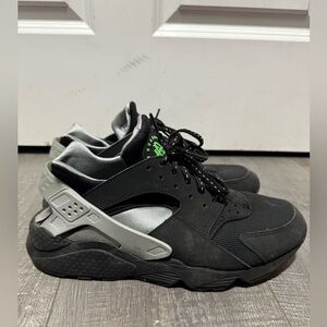 Men’s Nike shoes, size 8.5